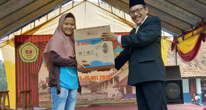 Pelepasan Siswa-Siswi Kelas IX SMP Al-Husna Jawilan Berlangsung Meriah