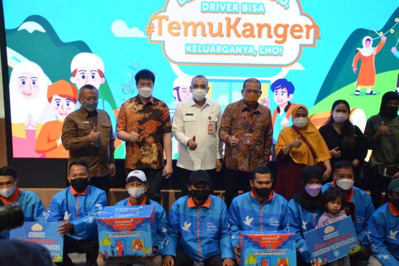 Zaki  Lepas 200 Driver Mitra Traveloka Mudik Gratis