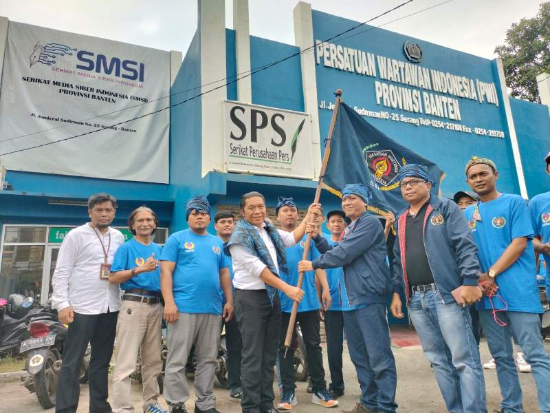 PJ Gubernur Banten Al Muktabar Lepas Kontingen Porwanas  PWI Banten 2022