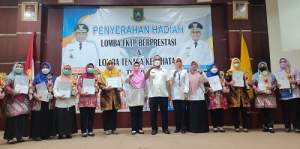 Dinkes Kota Cilegon menyelenggarakan kegiatan Penyerahan Hadiah Lomba FKTP dan Lomba Tenaga Kesehatan Teladan Tahun 2021 yang berlokasi di Aula Setda II, Rabu (12/1/2022).