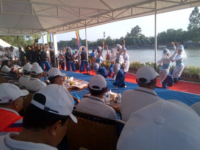 Berbagai Tarian Meriahkan Festival Cisadane Kota Tangerang