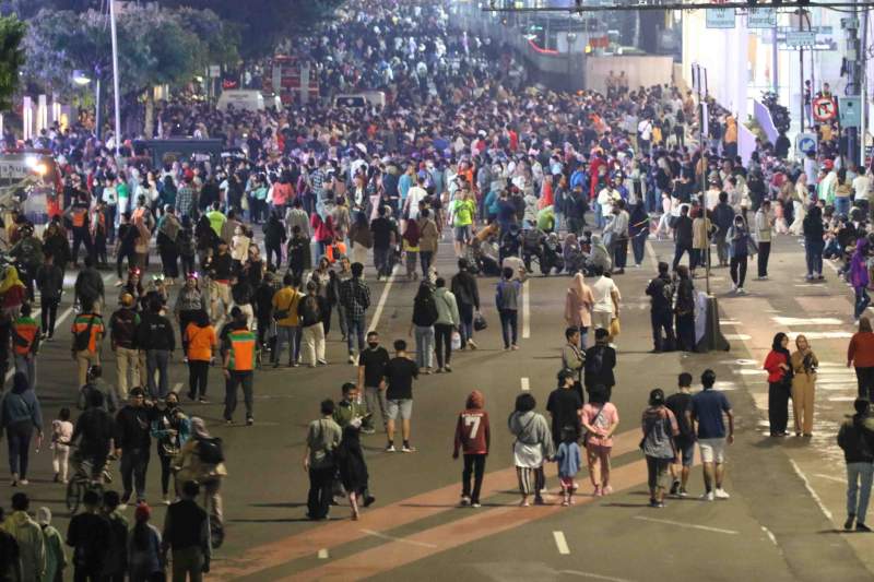 Ilustrasi care free night di Jakarta.