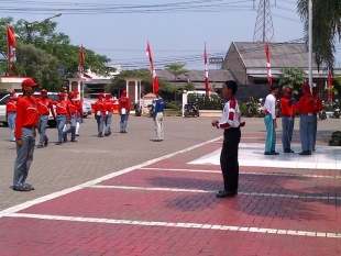 Paskibra Kecamatan Pinang saat berlatih