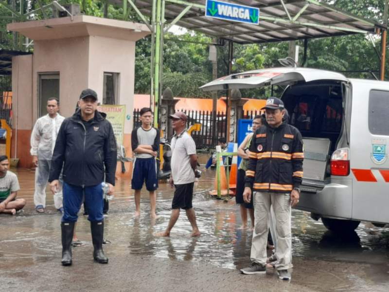Pantau Banjir, Zaki Blusukan Ke Kelapa Dua Hingga Pagedangan