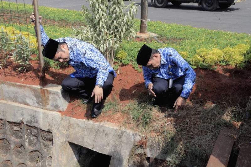 Arief Sidak Gorong-gorong Karang Tengah
