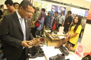 Menteri Perindustrian Republik Indonesia Saleh Husin