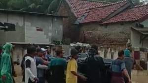 warga di teluknaga tersengat listrik.