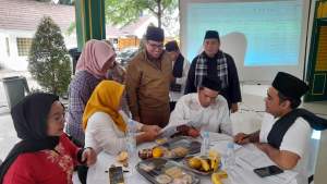 Wakil Wali Kota Tangsel Pilar Saga Ichsan dan Camat Serpong, Syaifuddin dilokasi Musrenbang kecamatan yang digelar di Tandon Ciater.