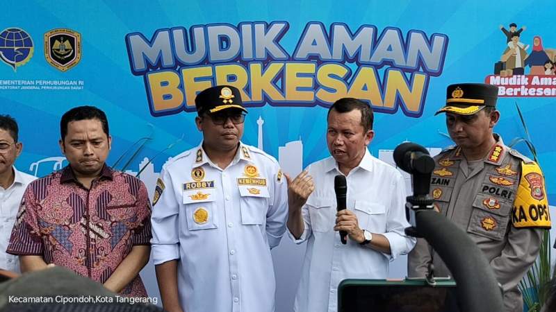 Kapolres Metro Tangerang Kota Dampingi Kemenhub Lepas Mudik Gratis