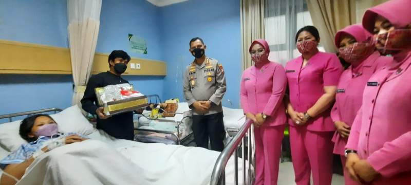 Lahir di Hari Bhayangkara, Kapolres Berikan Kejutan ke Tiga Bayi