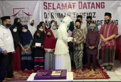 Rayakan Ultah, Zaki Santuni Yatim Piatu