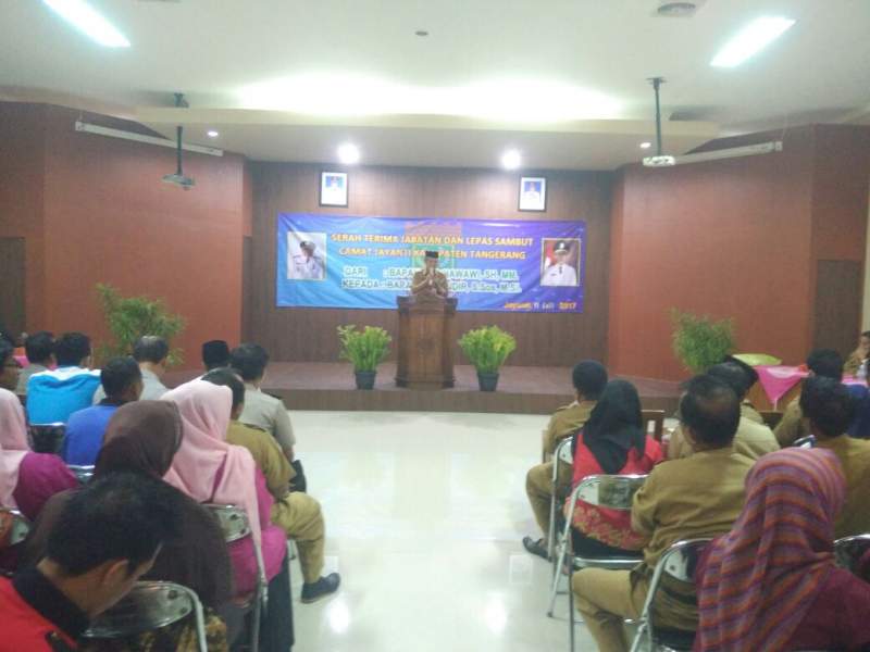 ⁠⁠⁠Warga Dan Kades Se Kecamatan Jayanti Lepas Camat Nawawi