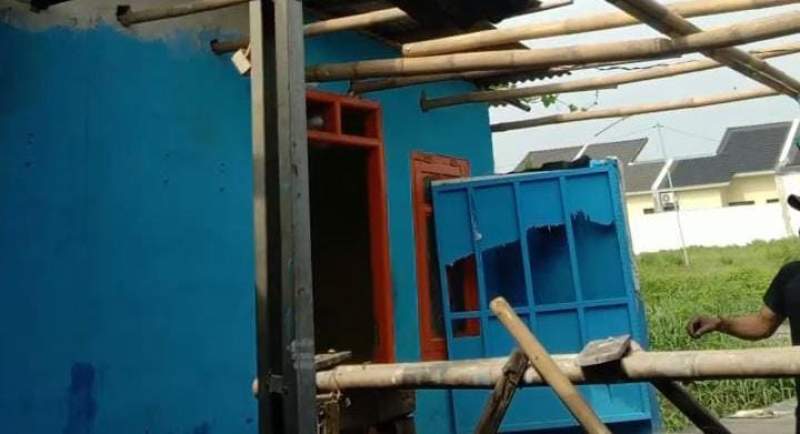 Tempat Karaoke liar di Teluk Jakarta Pasar Kemis Dibongkar