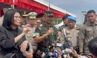 Kepala Staf Umum TNI Letjen Bambang Ismawan, saat Apel Operasi Lilin Pengamanan Nataru 2024 di Monas, Jakarta, Kamis (21/12/2023).