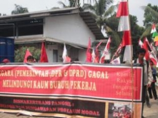 illustrasi Deo Buruh menuntut KHLm