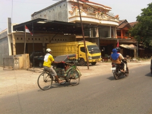 Warga Cikepuh Tuntut Pengusaha Agen Telor Tutup Usaha