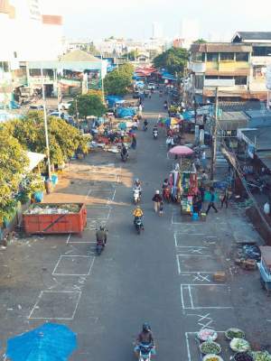 Tekan Sebaran Covid, Pasar Anyar Terapkan Physical Distancing