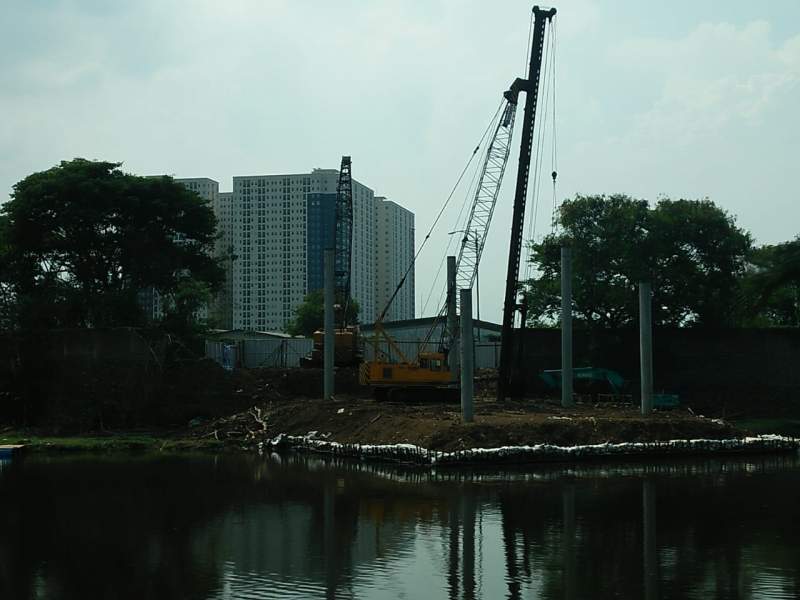 Kota Ayodhya Bangun Jalan dan Jembatan Situ Gede Cikokol Tak Berizin