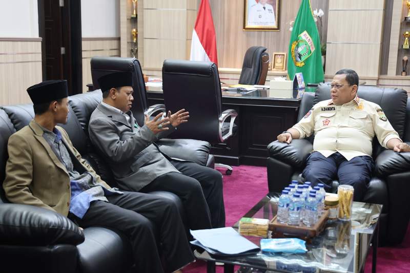 Pj Gubernur Banten A Damenta Menerima Kunjungan Pengurus DKM Masjid Agung Ats-Tsauroh Kota Serang