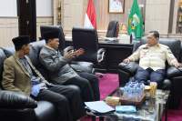 Pj Gubernur Banten A Damenta Menerima Kunjungan Pengurus DKM Masjid Agung Ats-Tsauroh Kota Serang