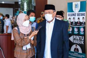 Walikota Tangerang Selatan, Benyamin Davnie saat Diwawancarai