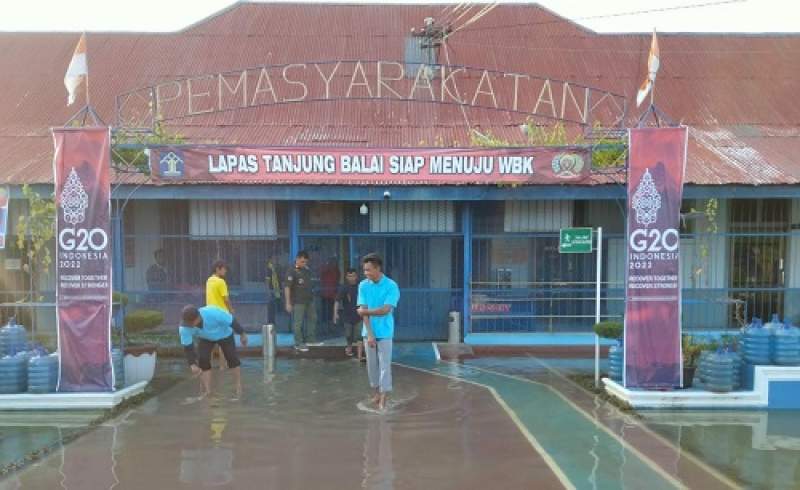 Halaman Lapas Pulo Simardan Kelas II B Tanjungbalai Asahan (TBA) saat terendam air.