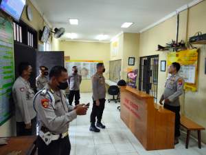 Antisipasi Tahanan Kabur, Wakapolresta Tangerang Cek Ruang Tahanan