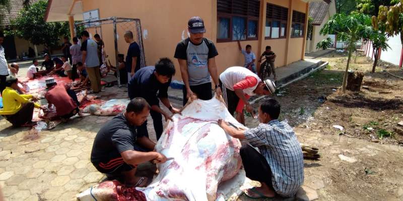Biasakan Saling Berbagi, SMKN 4 Kota Serang Potong 4 Hewan Kurban