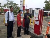 Ketua komisi 3 didampingi anggota dan pengelola SoS parking saat sidak tarif parkir di Ciffest.Kamis (07/11)DT