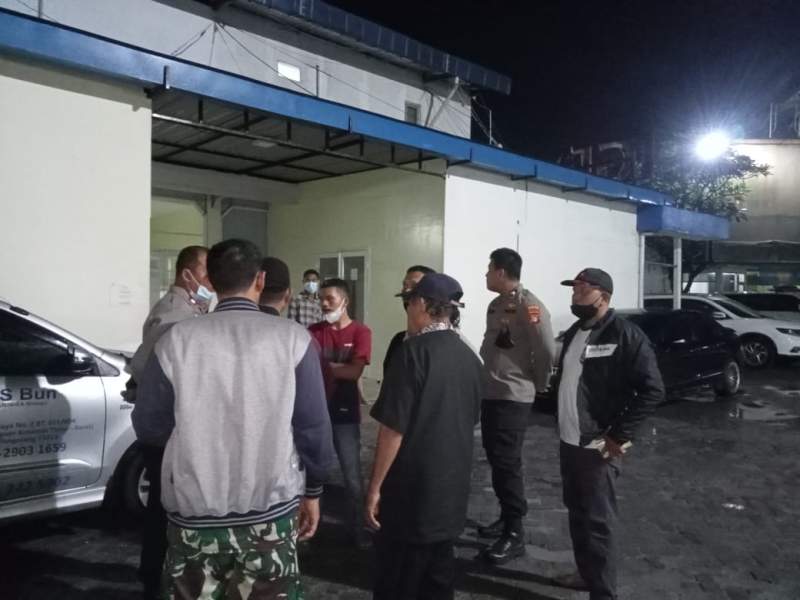 Pemotor Tewas Tersengat Listrik di Jalan Raya Kosambi