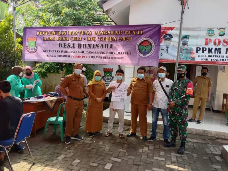 Usai Diberikan BLT- DD, Warga Desa Boni Sari Divaksin