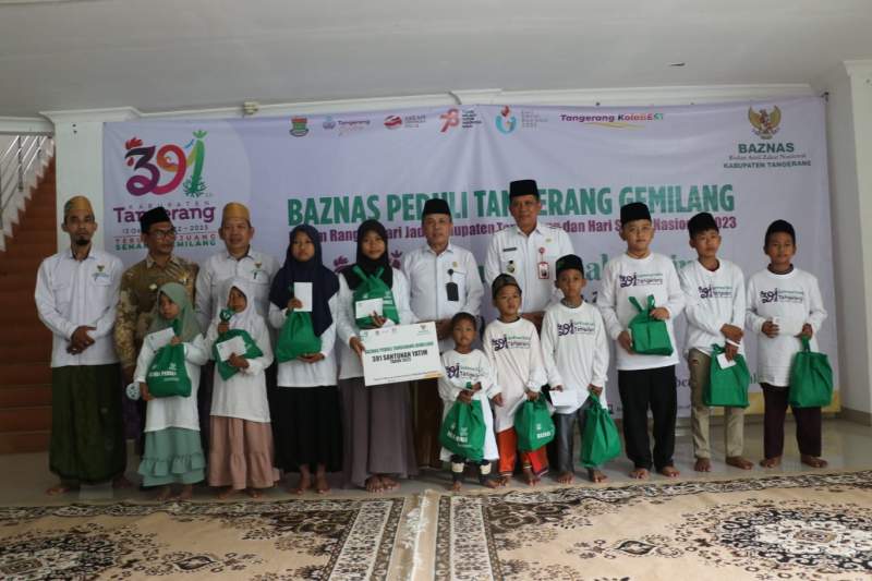 Pj Bupati Tangerang Andi Ony Serahkan Bantuan Kepada 391 Anak Yatim