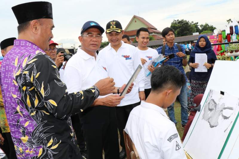 Sambut Menteri Pendidikan, Mad Romli Paparkan Gerakan Sekolah Menyenangkan