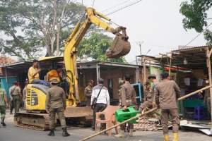 PKL Sepatan Menolak Ditertibkan