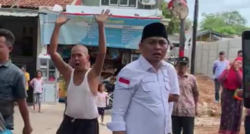 Tangkapan layar Anggota DPRD Tangsel, Julham Firdaus saat Sidak pagar di Pondok Kacang Timur.