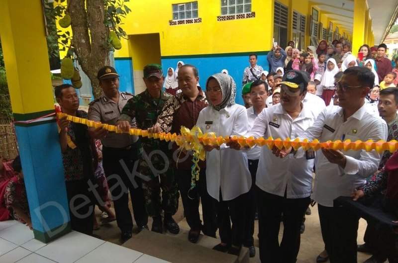 Bupati Serang Resmikan Ruang Kelas Baru SDN Bugel