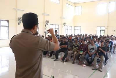 Polresta Tangerang Sosialisasikan Bahaya Narkoba Kepada Nelayan Kronjo