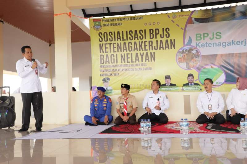 Pj Bupati Tangerang Berikan Premi Jaminan BPJS 300 Nelayan Kabupaten