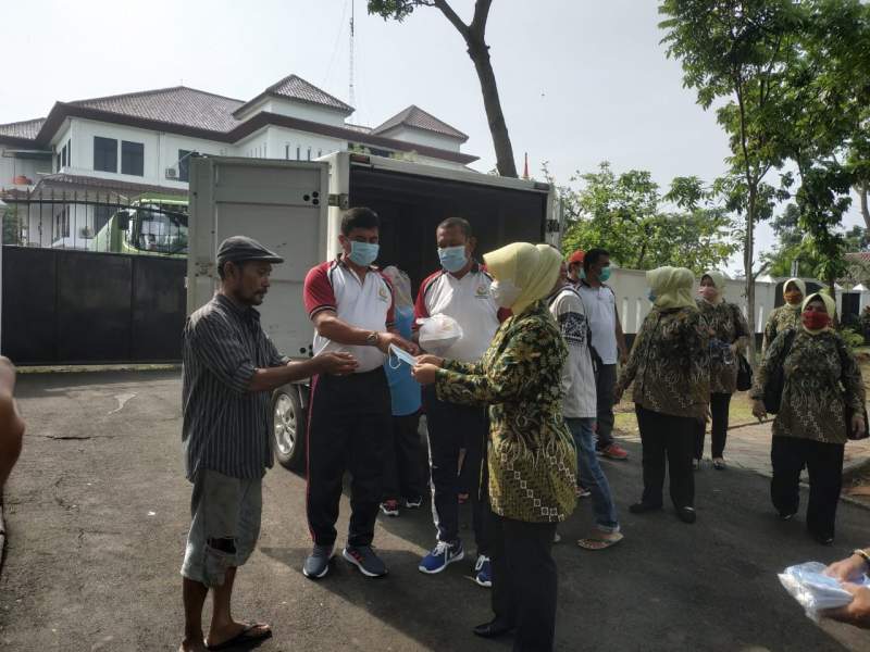 Jumat Berkah, Kejari Kabupaten Tangerang Kembali Bagikan Masker