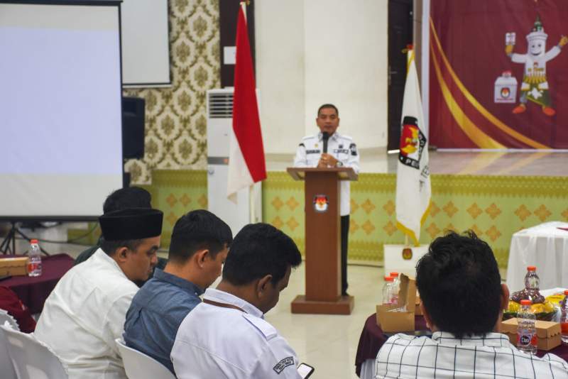 Pelaksana Tugas Sekretaris Daerah Kota Tebing Tinggi, Kamlan MurysidMurysid memberikan kata sambutan