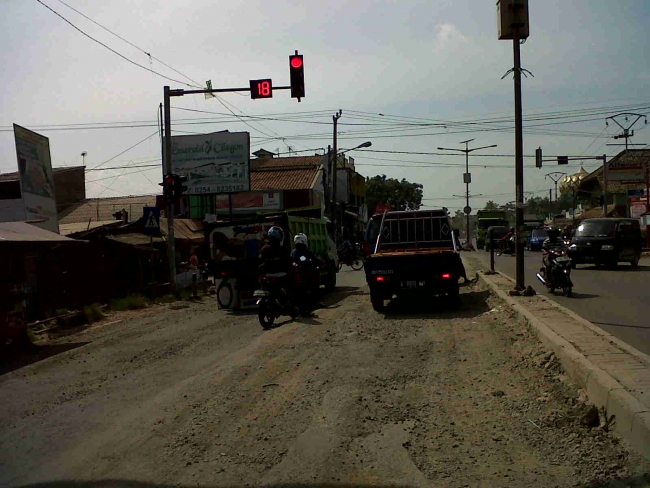 Kapolsek dan Danramil Keramatwatu Tuntut Perbaikan Jalan