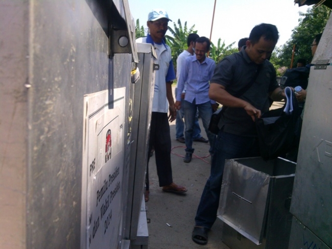 1830 Kotak Suara Kpu Kota Serang di Bongkar