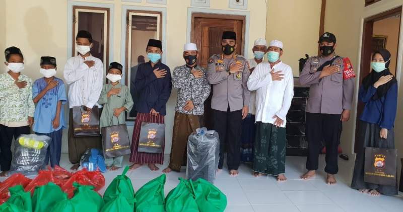 Jelang Ramadhan, Kapolda Banten Gelar Baksos ke Ponpes dan Panti Asuhan