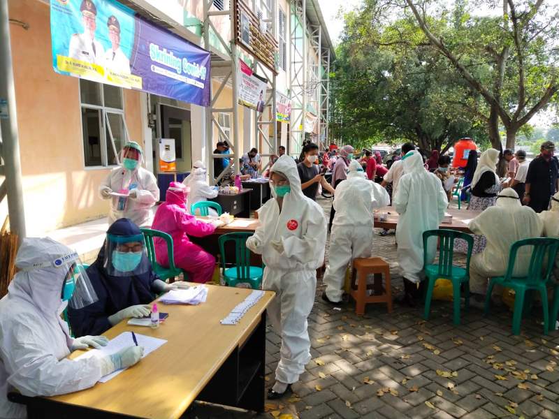 Dinkes Kota Cilegon adakan rapid test virus corona (Covid-19) yang dipusatkan di Pasar Kranggot dan Pasar Blok F, Kamis (23/4).