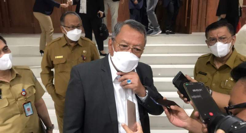 Walikota Tangsel, Benyamin Davnie.