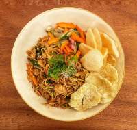 Promo Makan Siang Menarik, Hurry Slowly Lunch Hadir di Vivere Hotel, Artotel Curated