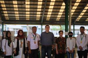 petugas pajak kunjungi PT victory.