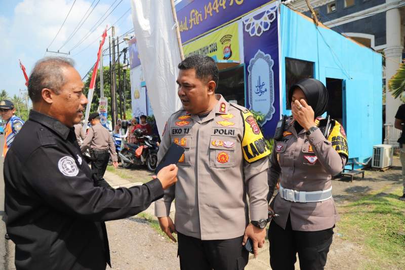 Pengunjung Pantai Anyer Diminta Jangan Gunakan Kendaraan Losbak