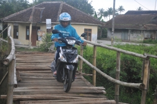 Pembangunan Jembatan Cibama Diundur