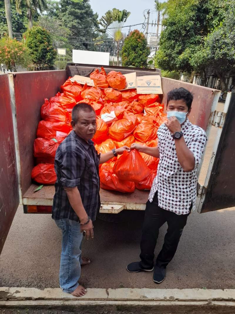 Usai Terima Bantuan dari Dinsos Tangsel untuk Masyarakat Isoman Kecamatan dan Kelurahan Sudah Distribukan